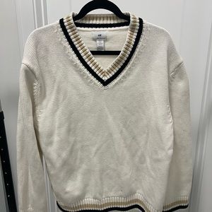 H&M Vneck sweater